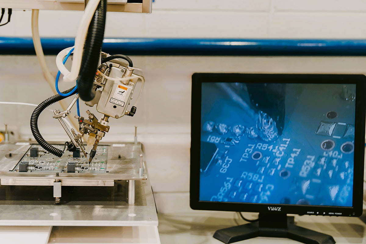 Thru-Hole and Final PCB Assembly | Innovative Manufacturing Source