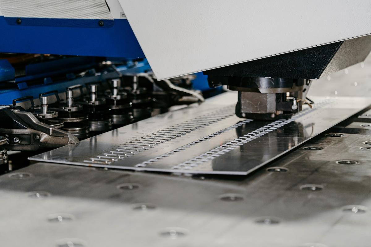 sheet-metal-fabrication-precision-punching-quality-control